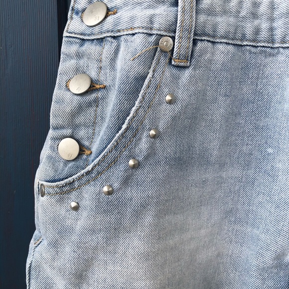Cotton On Light Wash Denim Overall Shorts Size S - Picture 6 of 8